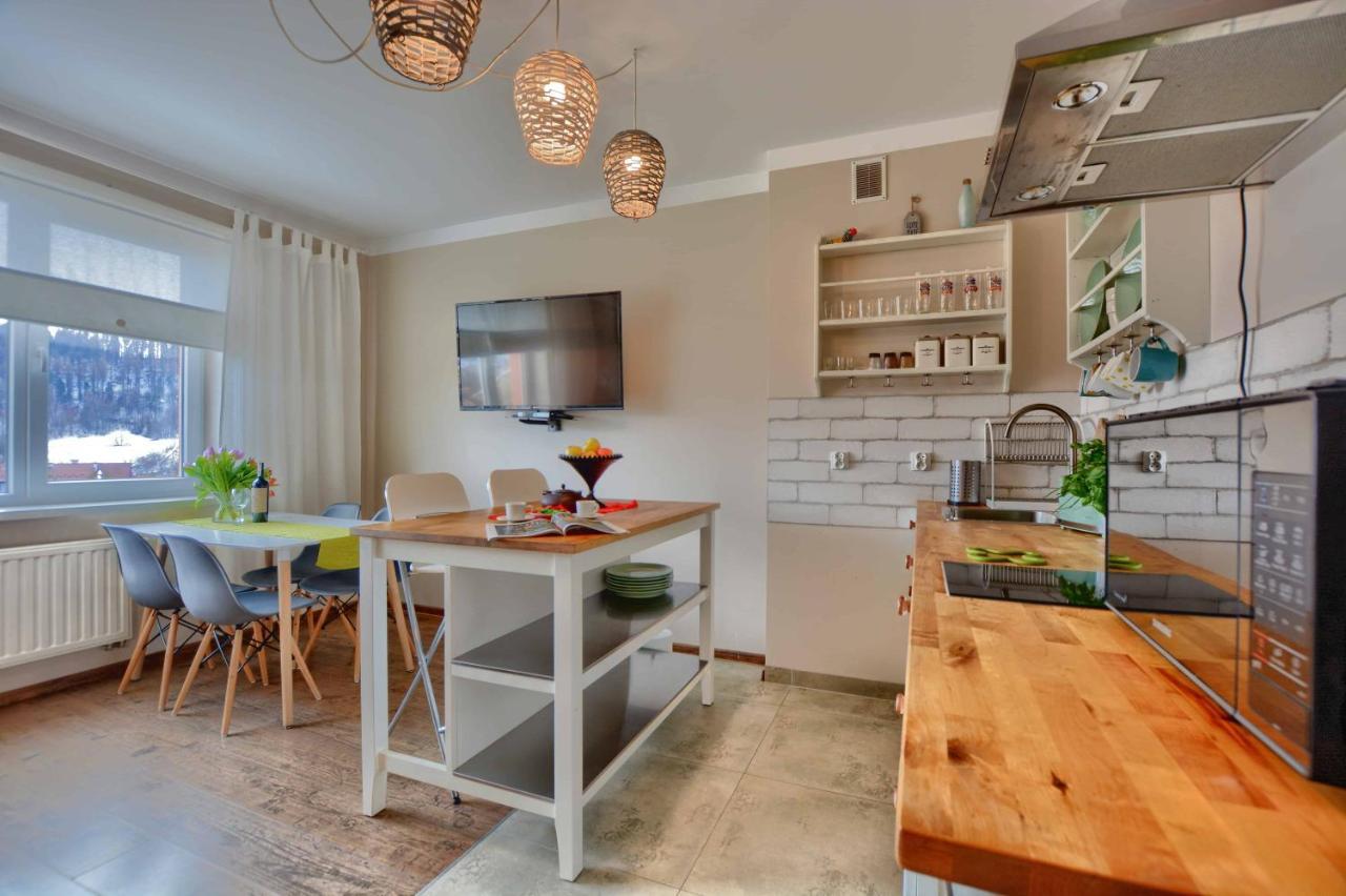 Apartament Zielona Mila Apartment Ustrzyki Dolne Bagian luar foto