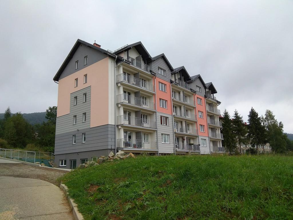 Apartament Zielona Mila Apartment Ustrzyki Dolne Bagian luar foto